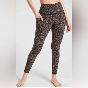 Athleta Salutation Stash Pocket Tight